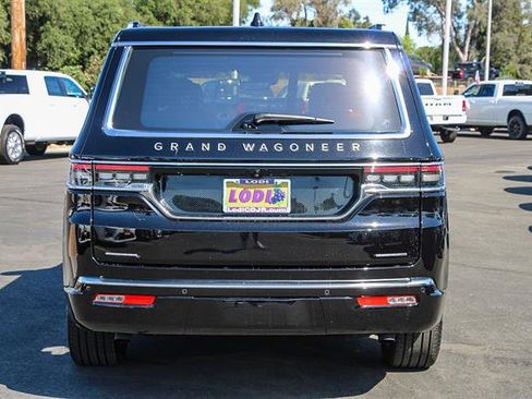 New 2023 Jeep Grand Wagoneer Series III image 3