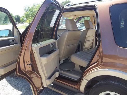 Used 2011 Ford Expedition XLT w/ 201A Rapid Spec Order Code AWD/4WD image 8
