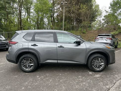 Used 2024 Nissan Rogue S AWD/4WD image 3