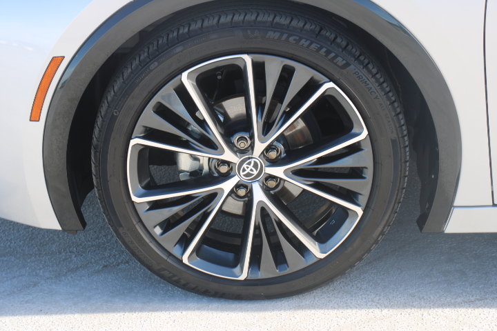 Certified 2025 Toyota Prius Limited FWD image 9