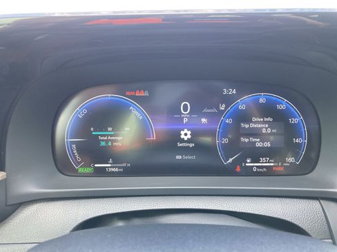 Used 2023 Toyota Crown XLE image 10