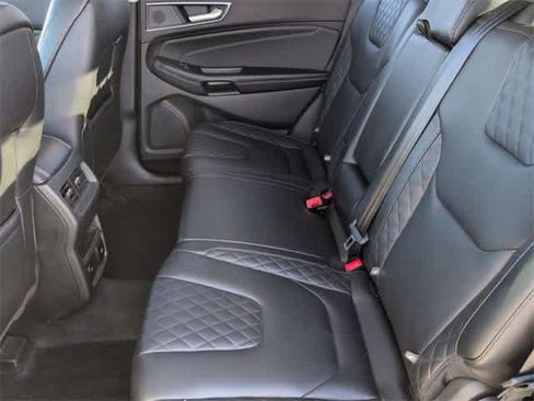 Used 2024 Ford Edge Titanium image 20