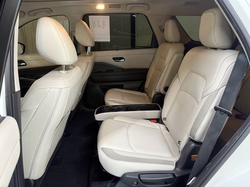 Used 2023 Nissan Pathfinder SL w/ SL Premium Package image 19