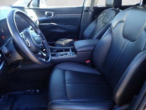 Used 2024 Kia Sorento S image 11