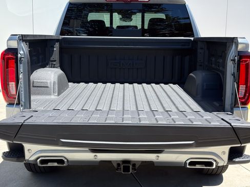 Used 2026 GMC Sierra 1500 Denali AWD/4WD image 9