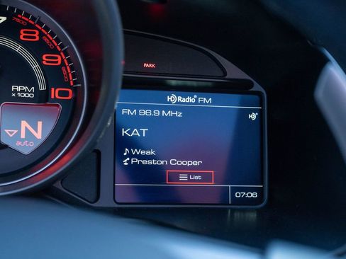 Used 2019 Ferrari Portofino image 39