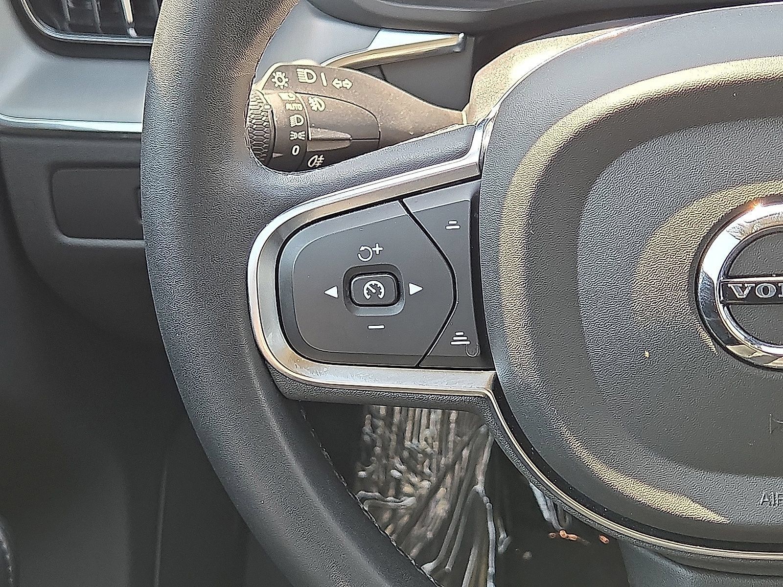Certified 2024 Volvo XC60 B5 Core AWD/4WD image 18