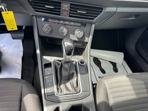 Used 2024 Volkswagen Jetta S image 27