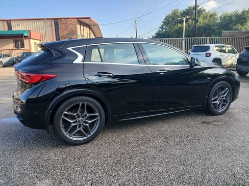 Used 2018 INFINITI QX30 Sport w/ Cargo Package FWD image 7