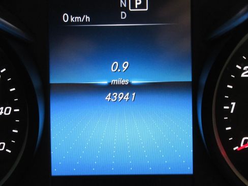 Used 2022 Mercedes-Benz GLC 300 image 30