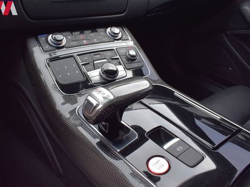Used 2013 Audi S8 image 21