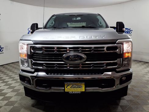 Used 2023 Ford F250 XLT AWD/4WD image 3