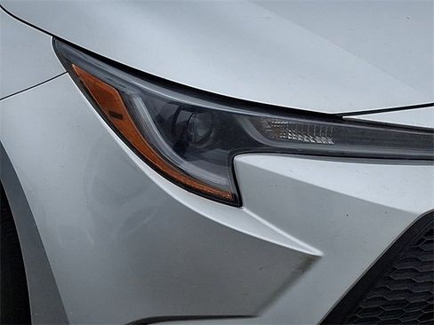 Used 2020 Toyota Corolla LE image 4
