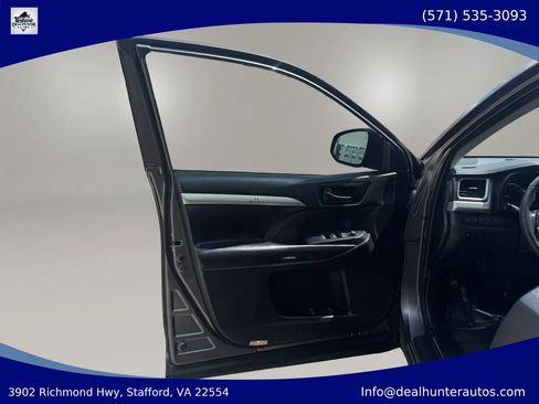 Used 2019 Toyota Highlander Plus AWD/4WD image 8
