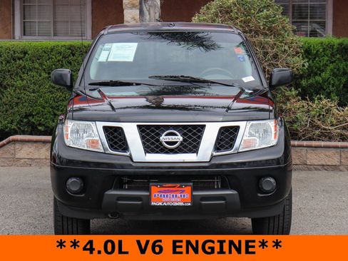 Used 2018 Nissan Frontier SV image 3