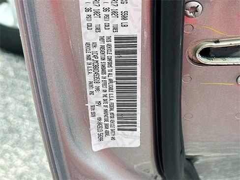 Used 2019 Jeep Cherokee Latitude w/ Cold Weather Group image 29