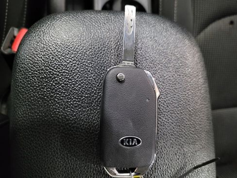 Used 2019 Kia Forte LXS FWD image 32