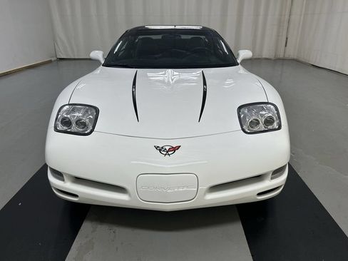 Used 2000 Chevrolet Corvette Coupe w/ Memory Pkg RWD image 3