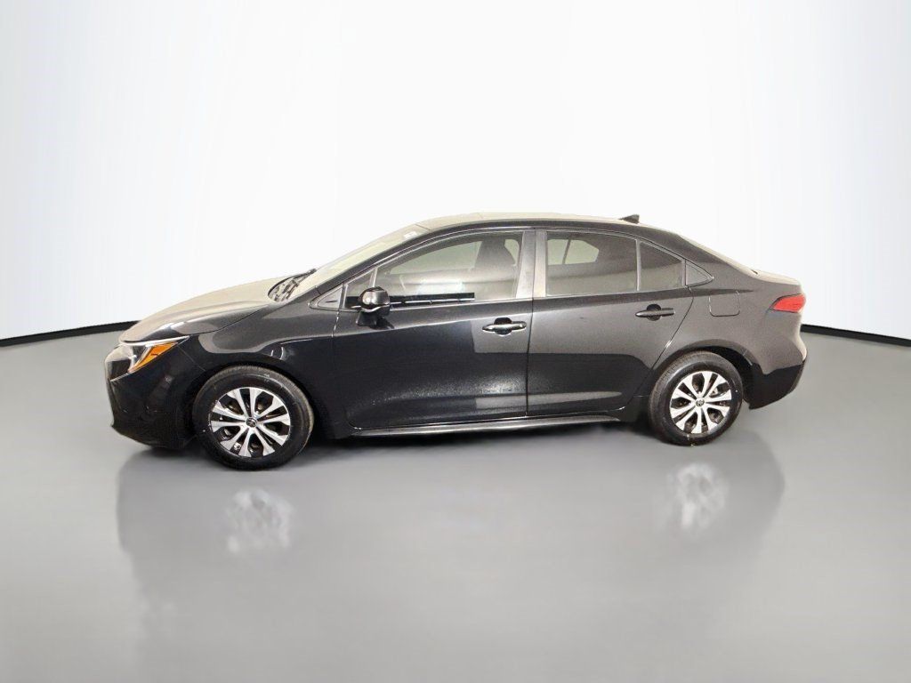 Used 2022 Toyota Corolla LE FWD image 6