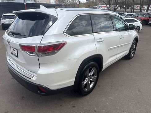 Used 2015 Toyota Highlander Limited w/ Driver Technology Package image 7