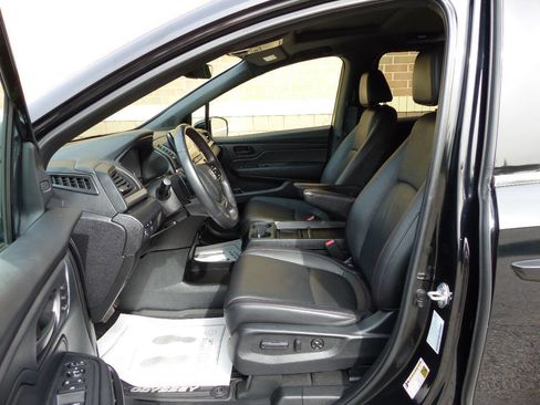 Used 2024 Honda Odyssey Sport image 23