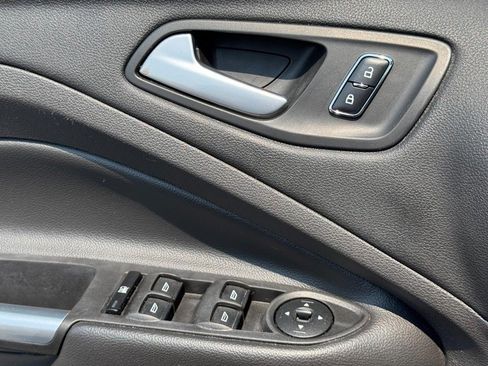 Used 2015 Ford Escape SE FWD image 22