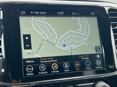 Used 2022 Jeep Grand Cherokee Limited w/ Tech Group AWD/4WD image 26