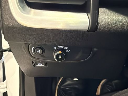 Used 2023 GMC Terrain SLE w/ Driver Convenience Package image 33