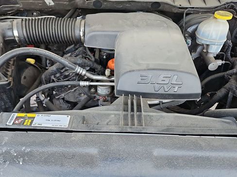 Used 2018 RAM 1500 Tradesman w/ Chrome Appearance Group RWD image 20