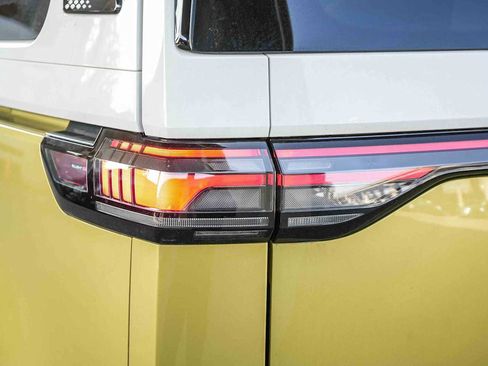 New 2025 Volkswagen ID. Buzz Pro S Plus AWD/4WD image 9