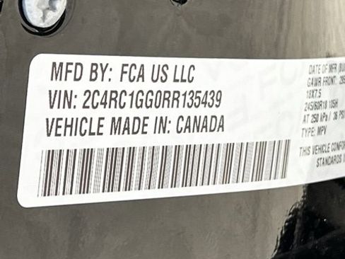 Certified 2024 Chrysler Pacifica Limited image 38