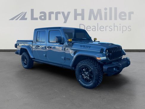 Used 2024 Jeep Gladiator Sport image 7