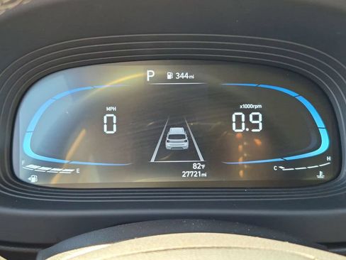 Used 2025 Hyundai Venue SEL FWD image 16