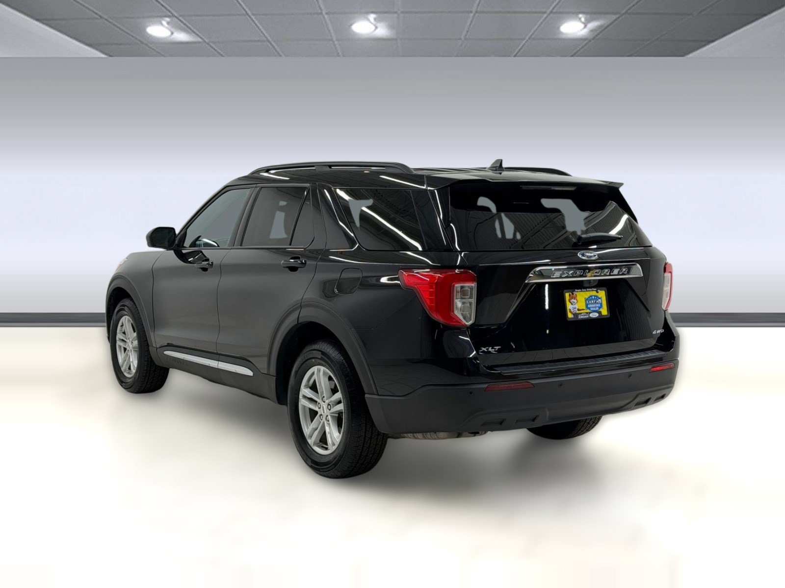 Certified 2023 Ford Explorer XLT AWD/4WD image 2