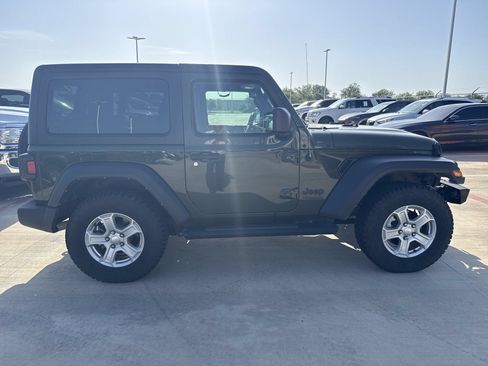 Used 2021 Jeep Wrangler Sport AWD/4WD image 2