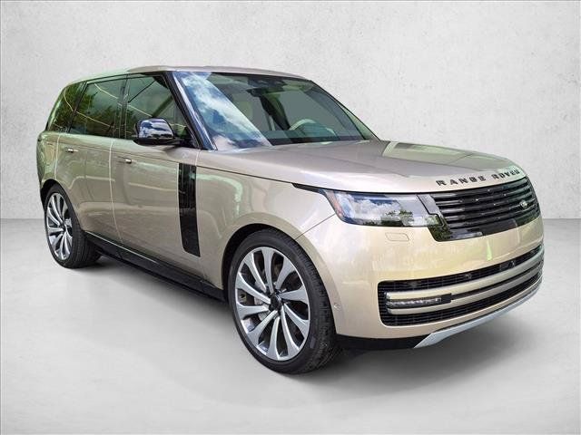 Used 2026 Land Rover Range Rover SE AWD/4WD image 3