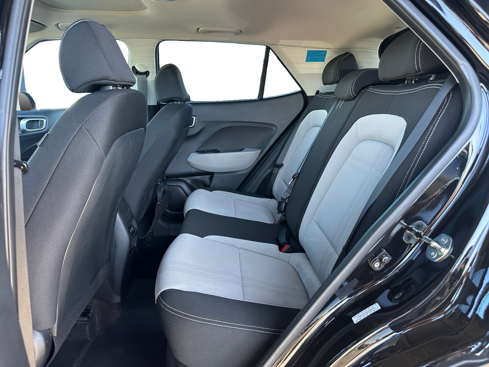 Used 2024 Hyundai Venue SEL FWD image 13