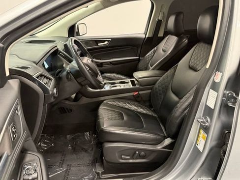 Used 2023 Ford Edge Titanium AWD/4WD image 10