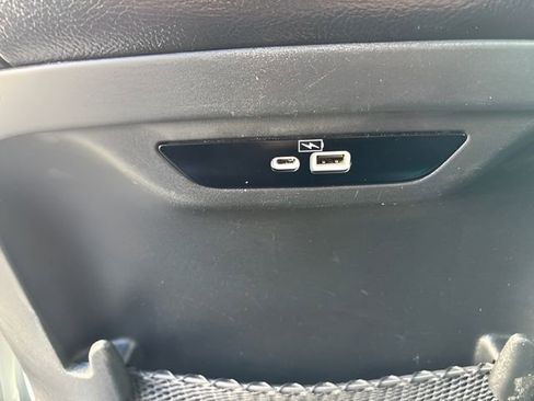 Used 2022 Chrysler Pacifica Touring-L FWD image 33
