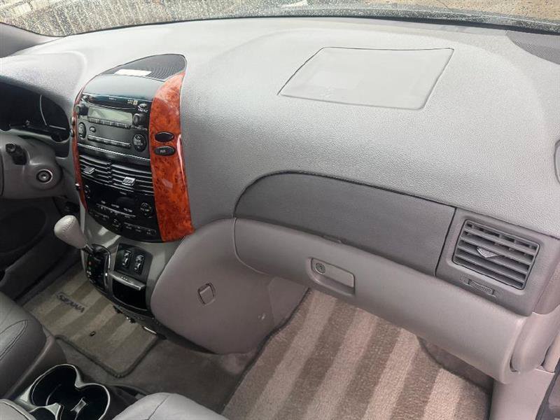 Used 2008 Toyota Sienna XLE FWD image 28