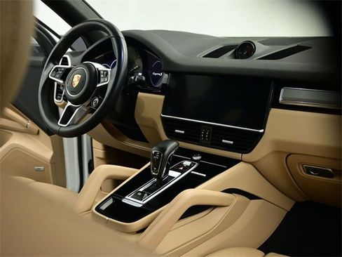 Used 2023 Porsche Cayenne S Platinum w/ Assistance Package image 42