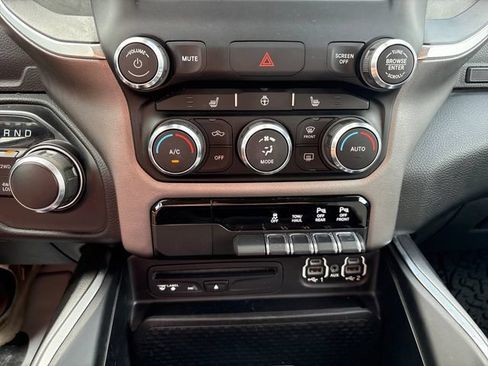 Used 2019 RAM 1500 Big Horn AWD/4WD image 16