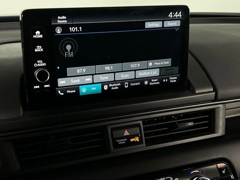 Used 2024 Honda Pilot TrailSport image 17