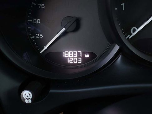 Used 2022 Porsche Macan image 36