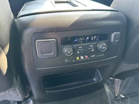 Used 2015 Chevrolet Tahoe LTZ AWD/4WD image 22