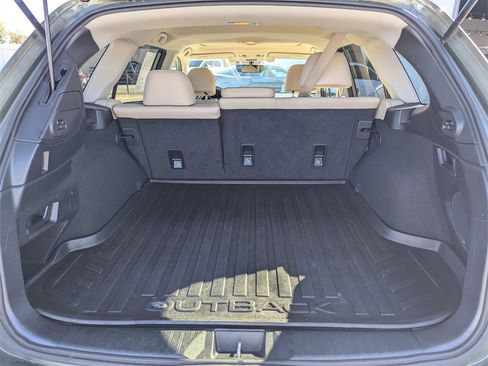 Used 2017 Subaru Outback 3.6R Limited image 7
