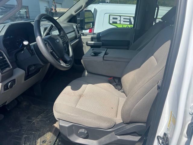 Used 2022 Ford F250 XLT AWD/4WD image 2