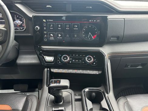 Used 2024 GMC Sierra 1500 AT4 w/ Technology Package image 3