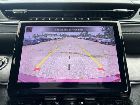 Used 2023 Jeep Grand Cherokee Overland w/ Luxury Tech Group IV AWD/4WD image 20