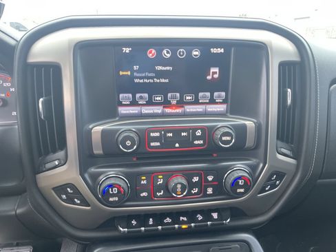 Used 2016 GMC Sierra 2500 Denali w/ Suspension Package, Off-Road AWD/4WD image 13